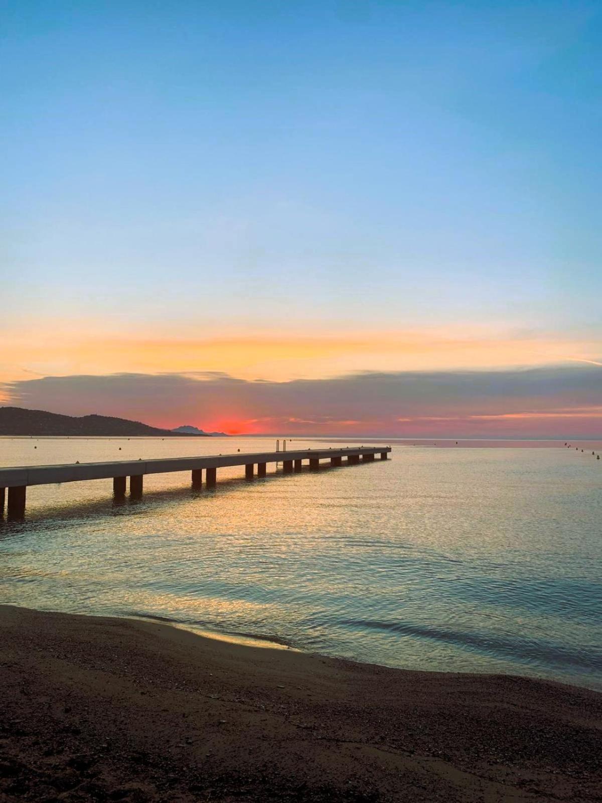 Reve D'Azur, 2 Chambres, Maison Julia En Bord De Mer A La Nartelle, Piscine Partagee, Parking & Terrasse Bbq, Wifi Et Draps Inclus Plage A Pied 생트막시메 외부 사진