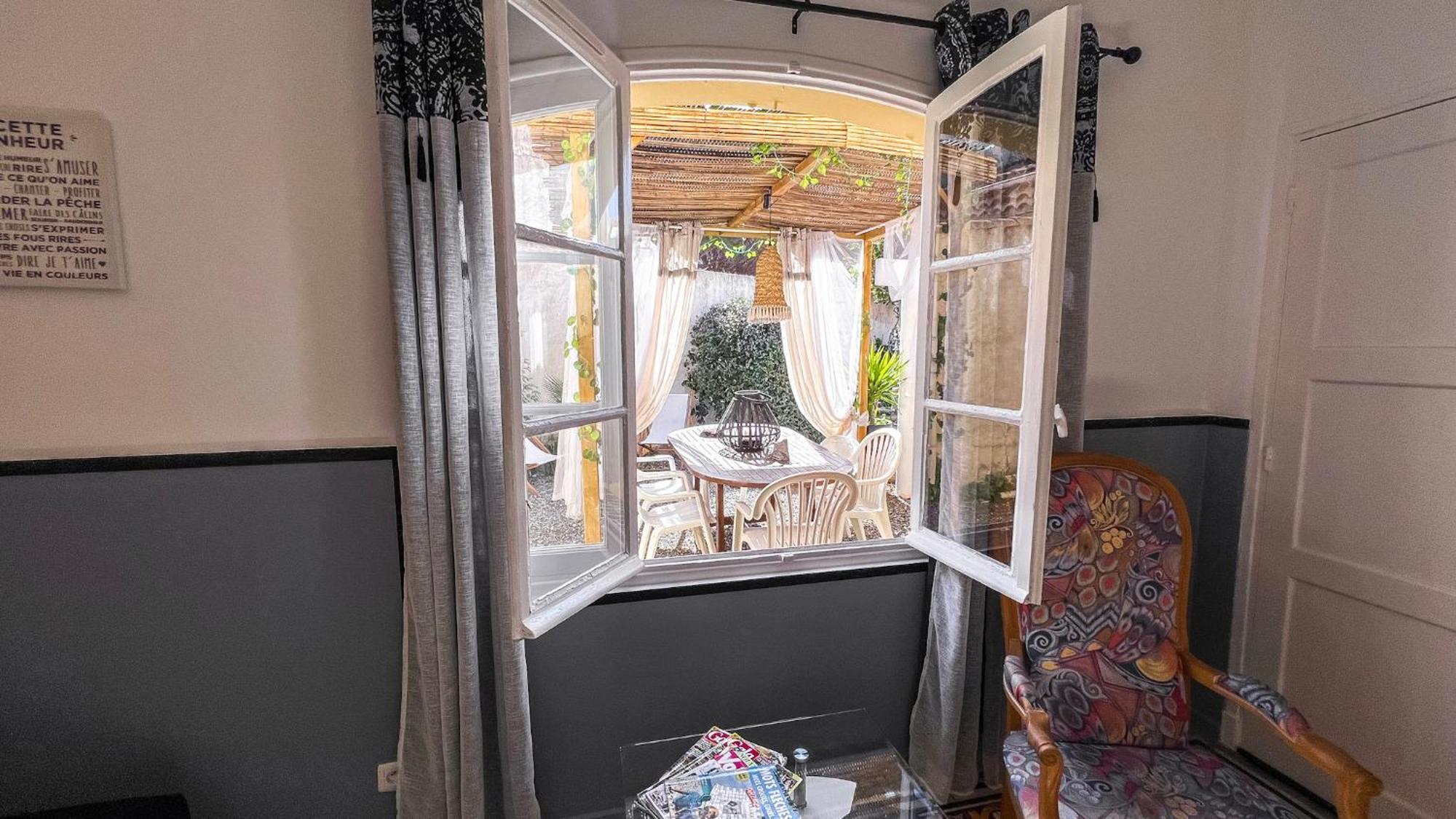 Reve D'Azur, 2 Chambres, Maison Julia En Bord De Mer A La Nartelle, Piscine Partagee, Parking & Terrasse Bbq, Wifi Et Draps Inclus Plage A Pied 생트막시메 외부 사진