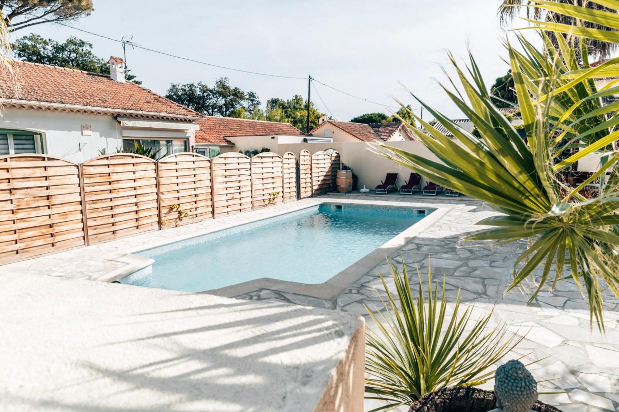 Reve D'Azur, 2 Chambres, Maison Julia En Bord De Mer A La Nartelle, Piscine Partagee, Parking & Terrasse Bbq, Wifi Et Draps Inclus Plage A Pied 생트막시메 외부 사진