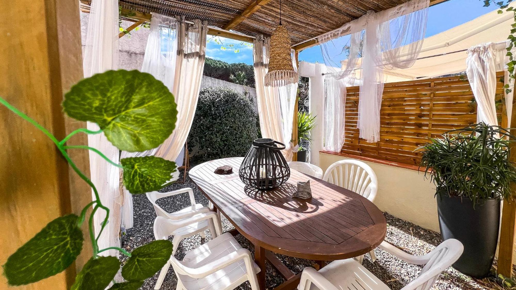 Reve D'Azur, 2 Chambres, Maison Julia En Bord De Mer A La Nartelle, Piscine Partagee, Parking & Terrasse Bbq, Wifi Et Draps Inclus Plage A Pied 생트막시메 외부 사진