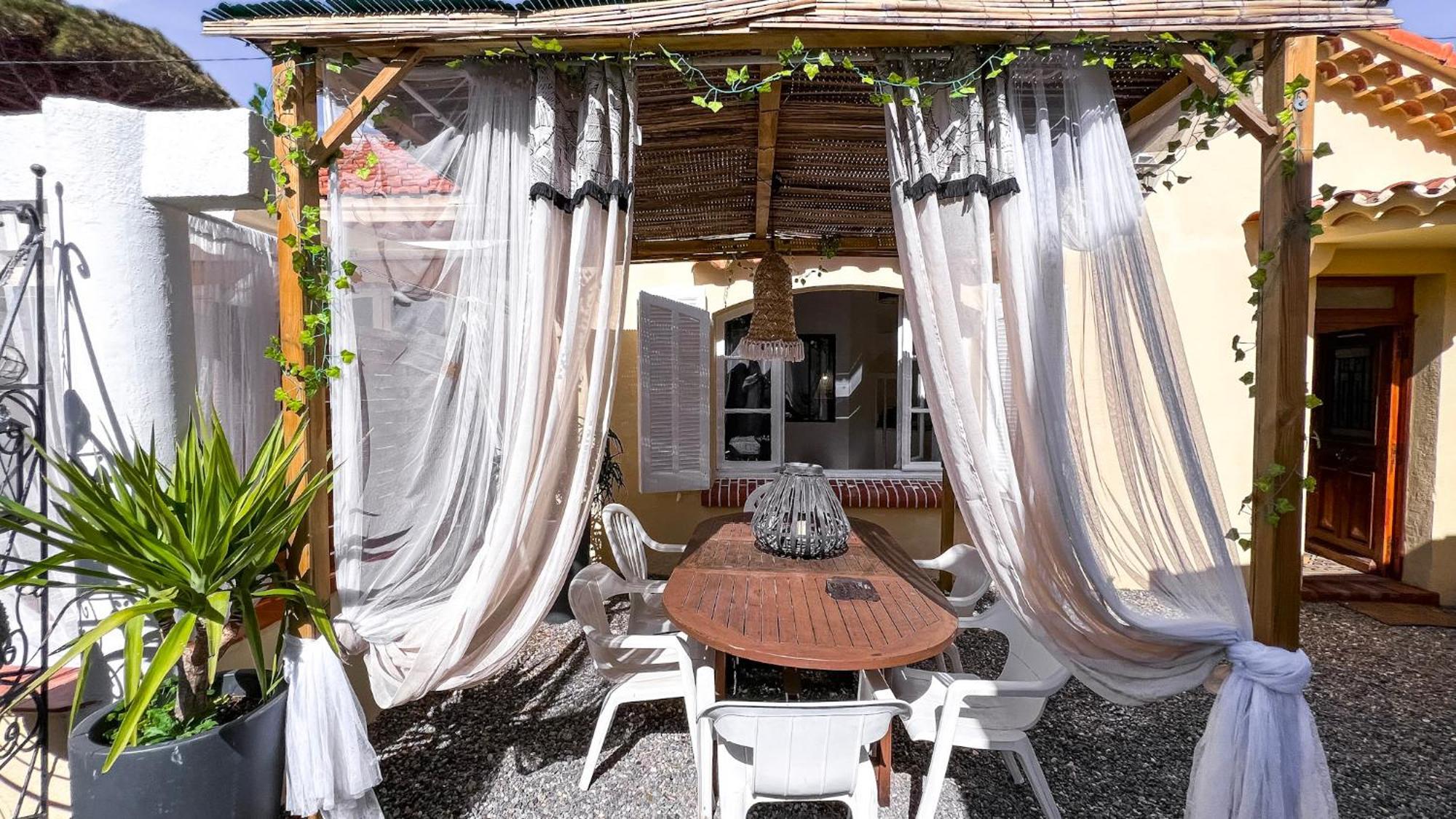 Reve D'Azur, 2 Chambres, Maison Julia En Bord De Mer A La Nartelle, Piscine Partagee, Parking & Terrasse Bbq, Wifi Et Draps Inclus Plage A Pied 생트막시메 외부 사진