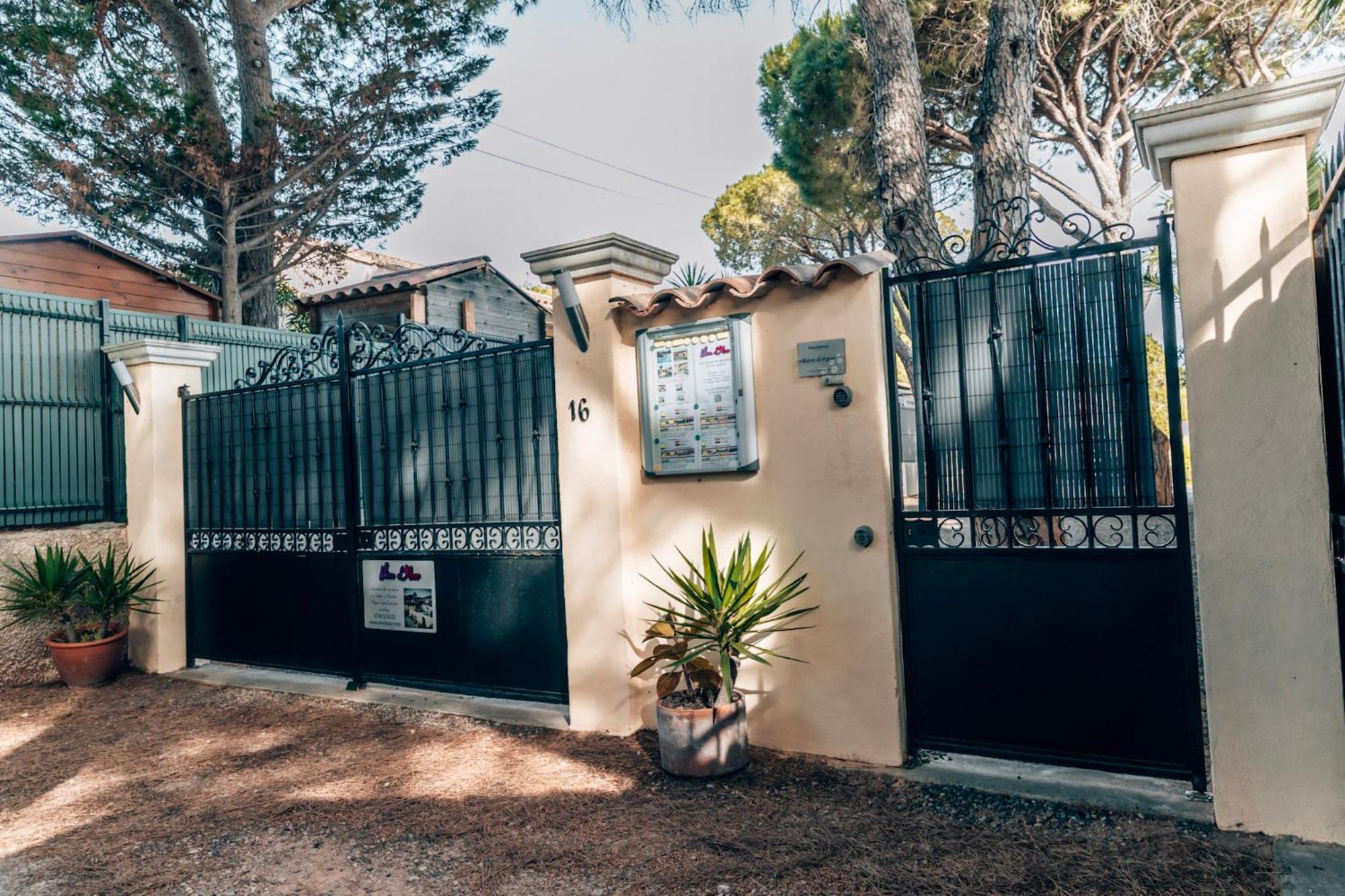 Reve D'Azur, 2 Chambres, Maison Julia En Bord De Mer A La Nartelle, Piscine Partagee, Parking & Terrasse Bbq, Wifi Et Draps Inclus Plage A Pied 생트막시메 외부 사진