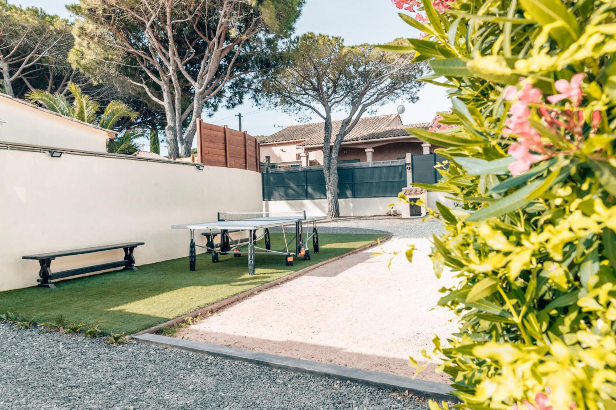 Reve D'Azur, 2 Chambres, Maison Julia En Bord De Mer A La Nartelle, Piscine Partagee, Parking & Terrasse Bbq, Wifi Et Draps Inclus Plage A Pied 생트막시메 외부 사진